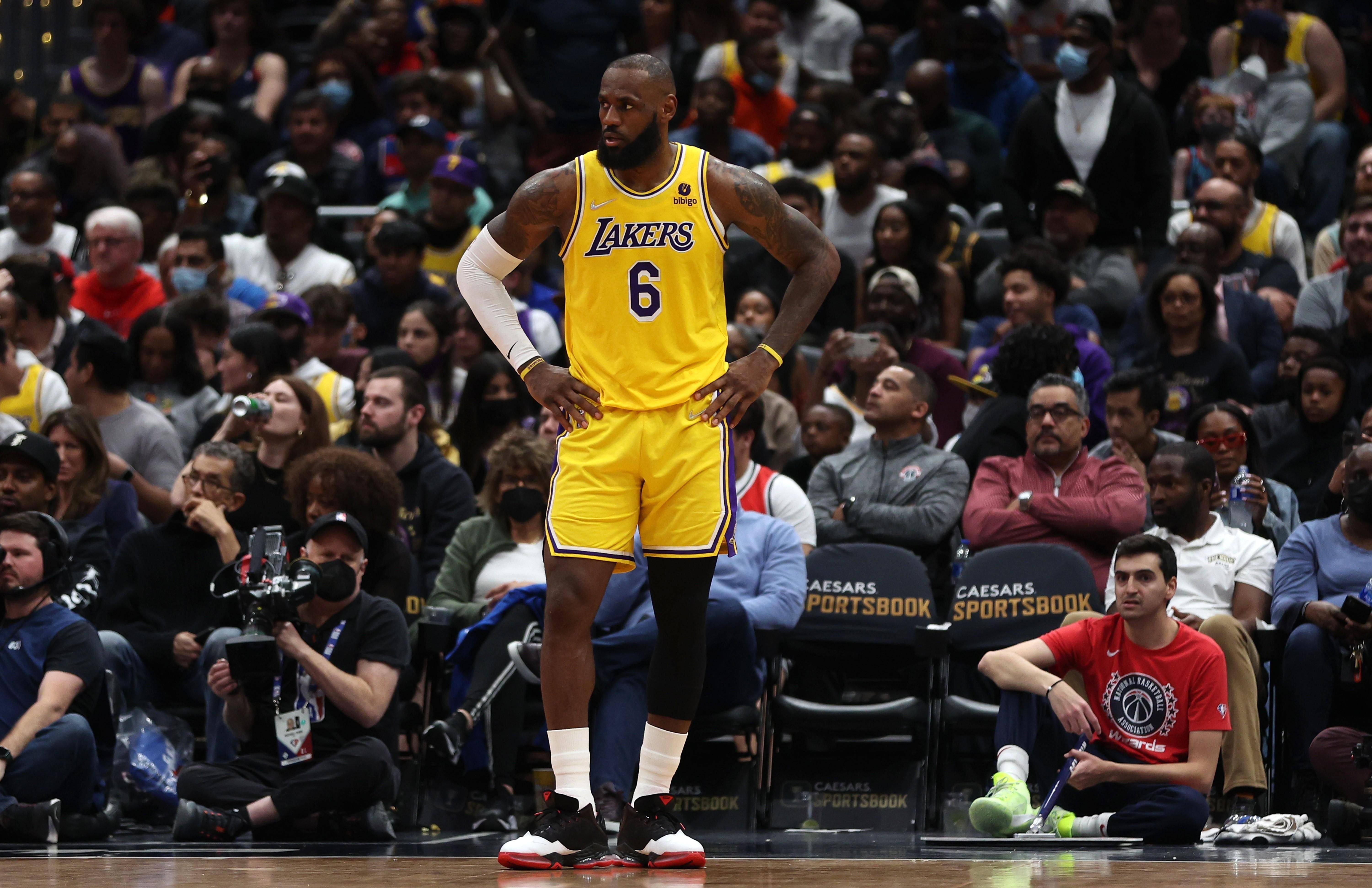 勒布朗-詹姆斯再次刷新NBA得分纪录，成为历史上第四位得分王