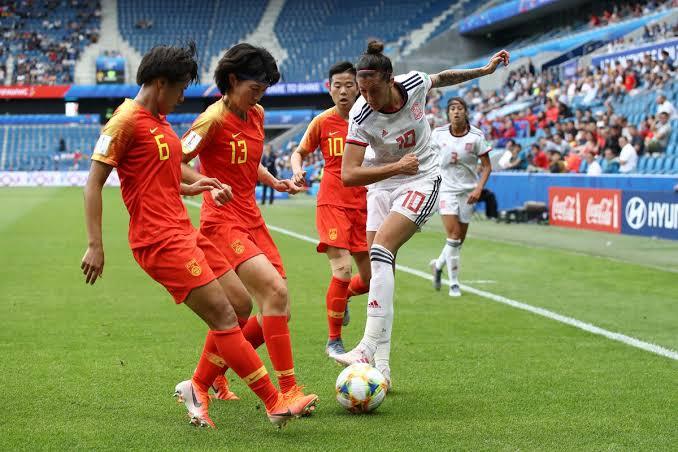 中国女足比赛过程中踢出了精彩战术，让对手望尘莫及